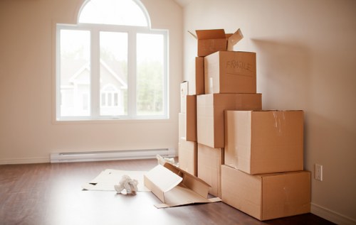 House removals service in Old Ford with careful loading support